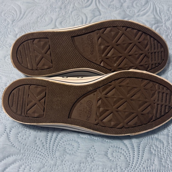 Converse Cream Canvas Low Top Sneakers with Red Trim - Picture 6 of 8